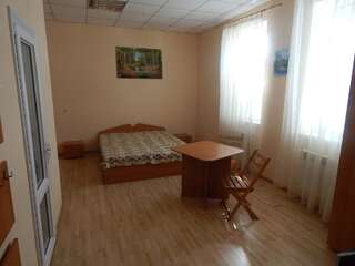 Гостевой дом Guest house Azovets Бердянск Улучшенный двухместный номер с 1 кроватью-12